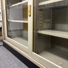 オフィス用書庫②　扉収納付きスライド本棚　棚の画像