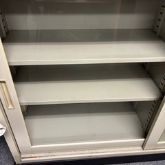 オフィス用書庫②　扉収納付きスライド本棚　棚の画像