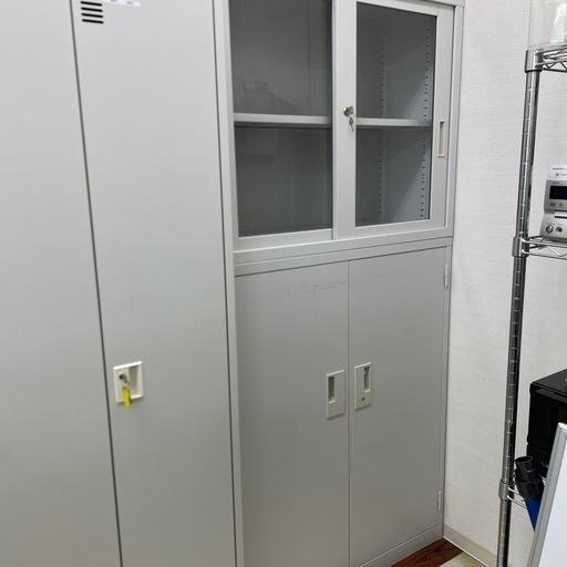 【良品】スチール本棚・収納棚