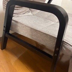 フットレスト付きリクライニングチェアの画像