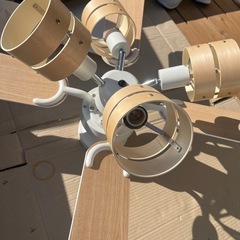 LOWYA シーリングファンライト 4灯 ホワイト/ナチュラル 一度組立のみ 美品の画像