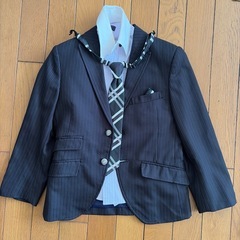 男の子120スーツの画像