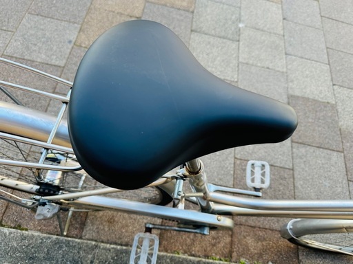 3段ギア付きの自転車です。 中古ですが、点検・整備済み。 通勤や普段使いにとても便利です。?