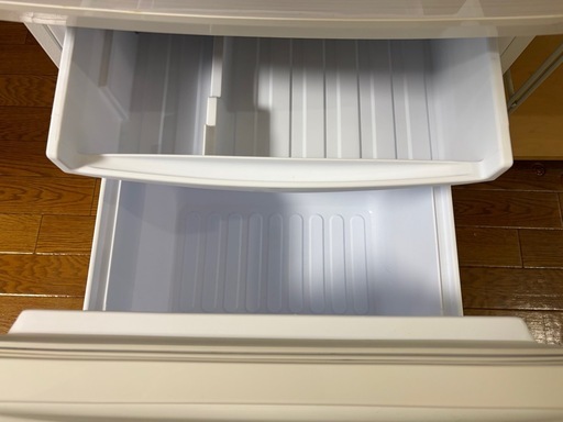 SHARP 冷蔵庫 137L 2020年製 一人暮らし 美品 (風の子) 辻堂のキッチン 