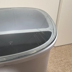 箱あり自動給餌器の画像