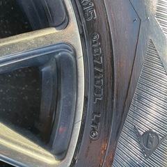 ハイエーススノータイヤの画像