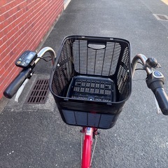Panasonic赤い電動アシスト自転車 シティタイプ 前バスケット付きの画像