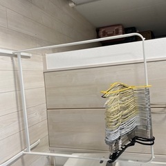 イケア　ハンガーラック　低め　0円の画像