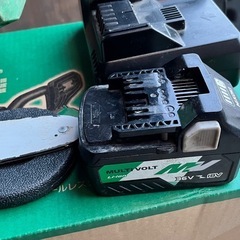 今週末まで　ハイコーキ　チェンソー　バッテリー付きの画像