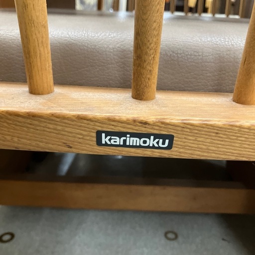 坂2603-408 カリモク karimoku ダイニングテーブルセット 回転椅子3脚 ベンチソファ付き ※バラ売り不可 キズ汚れ有り