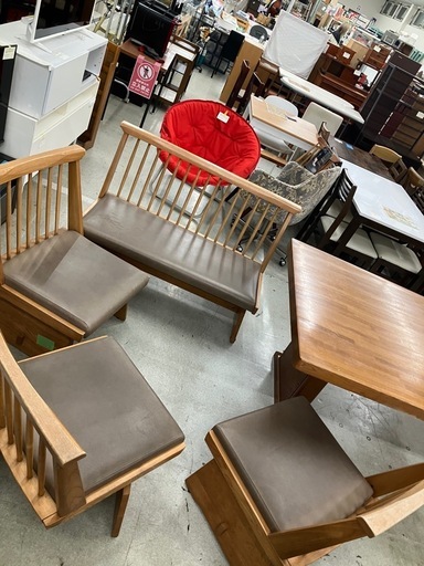 坂2603-408 カリモク karimoku ダイニングテーブルセット 回転椅子3脚 ベンチソファ付き ※バラ売り不可 キズ汚れ有り