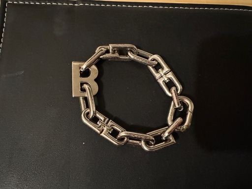 BALENCIAGA  ブレスレット　B chain Mサイズ　シルバー　　【入手困難】