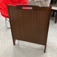 坂2603-412 karimoku コロニアルシリーズ 2段 マガジンラック キズ汚れ有りの画像