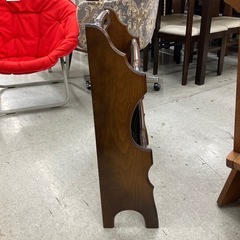 坂2603-412 karimoku コロニアルシリーズ 2段 マガジンラック キズ汚れ有りの画像