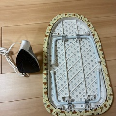 スチームアイロン＋アイロン台セット の画像