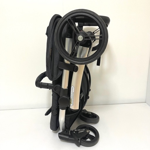 mountain buggy マウンテンバギー　ベビーカー　コスモポリタン　黒