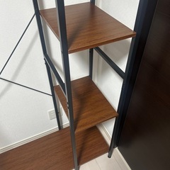 ハンガーラック付き収納棚　の画像