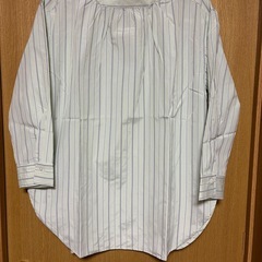 【新品】バックボタンデザインハイネックブラウスの画像