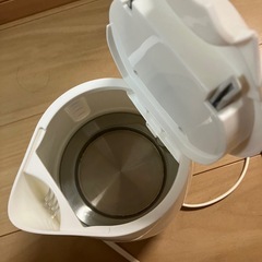 電気ポットの画像