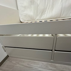 IKEA  引き出し付きベッドフレームの画像