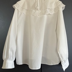 👚🐒 フリル　ブラウスの画像