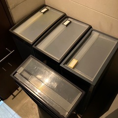 無料　収納ケース4個の画像