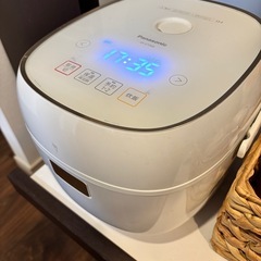 Panasonic 炊飯器  SR-KT068の画像