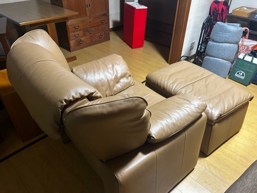 Erpo 総革ソファ、オットマン付き