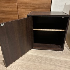 カラーボックス　扉付きの画像