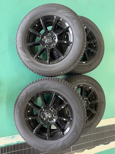 車のタイヤ