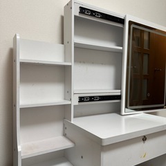 ミラー付きドレッサーの画像