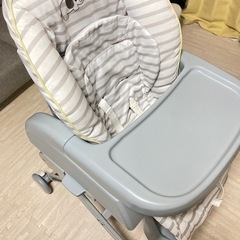 アップリカのハイローチェアの画像