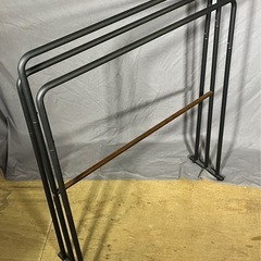 ニトリの「横から掛けやすい 3連バスタオルスタンド トレス」の画像