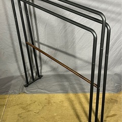 ニトリの「横から掛けやすい 3連バスタオルスタンド トレス」の画像