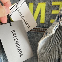 BALENCIAGA バックロゴ デニムジャケット ライトブルーの画像