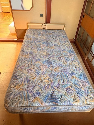 ベッド