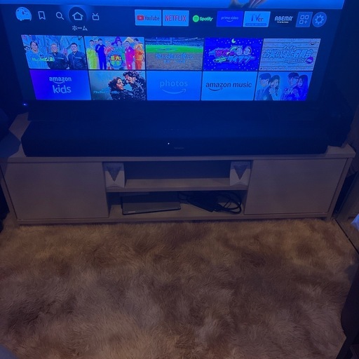 ご希望の場合はテレビ台もお譲りします。FUNAI 3060シリーズ 43インチ 4Kテレビ