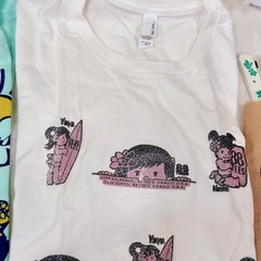 ハワイお土産セット　88teesのTシャツ、大型バスタオルなどの画像