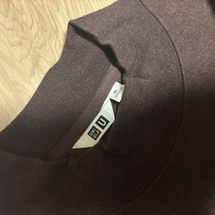 【ユニクロ】ブラウンロングTシャツの画像