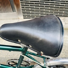 『ＳＡＬＥ　３０％』　クロスバイク　２０インチ　6変速　緑　配達可能の画像