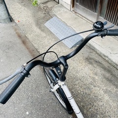 『ＳＡＬＥ　５０％』　折りたたみ自転車　２０インチ　白　配達可能の画像