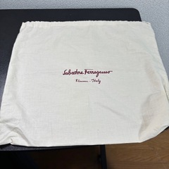 【ほぼ新品】Salvatore Ferragamo ショルダーバッグ ブラック レザーの画像