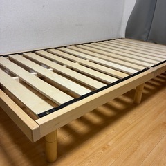 ベッドフレームの画像