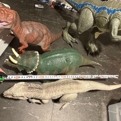 マテル　mattel favorite 恐竜フィギュア 4体セットの画像