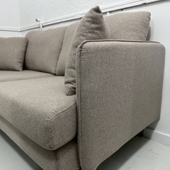 北欧風 ベージュ ファブリック 2人掛けソファ クッション付き ナチュラルの画像