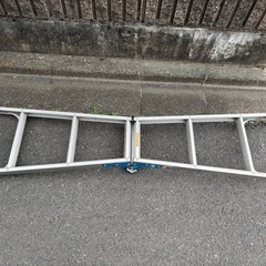 中古品　ハシゴにもなる脚立の画像