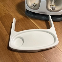 インジェニュイティ ベビーチェア テーブル付きの画像