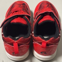 決まりました😊 子供　靴　赤　16㎝　コスメケースの画像