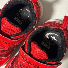 決まりました😊 子供　靴　赤　16㎝　コスメケースの画像