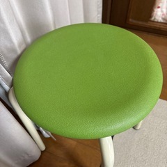 丸スツール イス スタッキング可　16脚ありますの画像